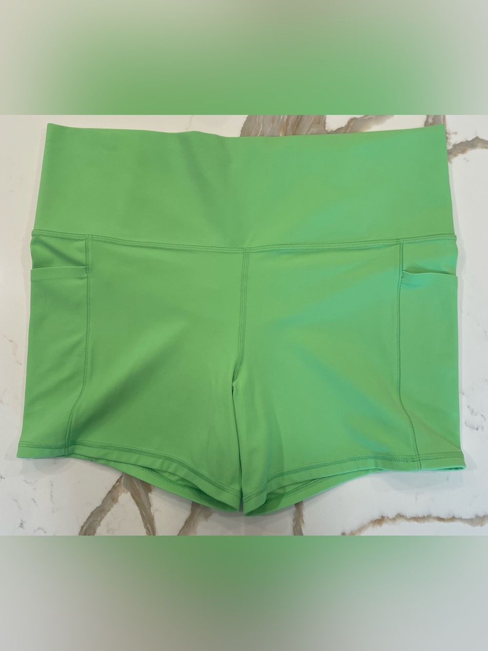 Athleta Salutation Stash Pocket II 5” Shorts XL Lime Green High Rise